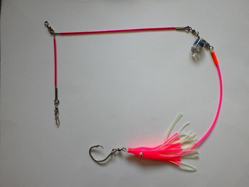 UV spreader bar rigged with UV/pink glow octosquid leaderwith